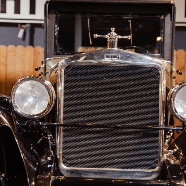 Brooks sedan, twin headlamps